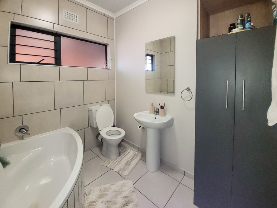 2 Bedroom Property for Sale in Van Der Hoff Park North West